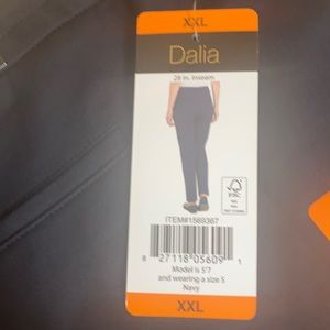 Dalia women’s pull-on pants size XXL navy blue